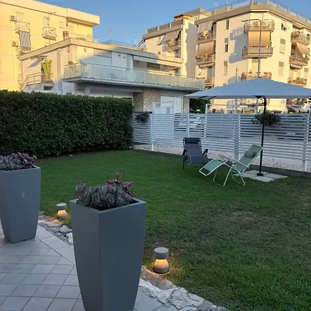 Guest house Casa Mar - - Terracina